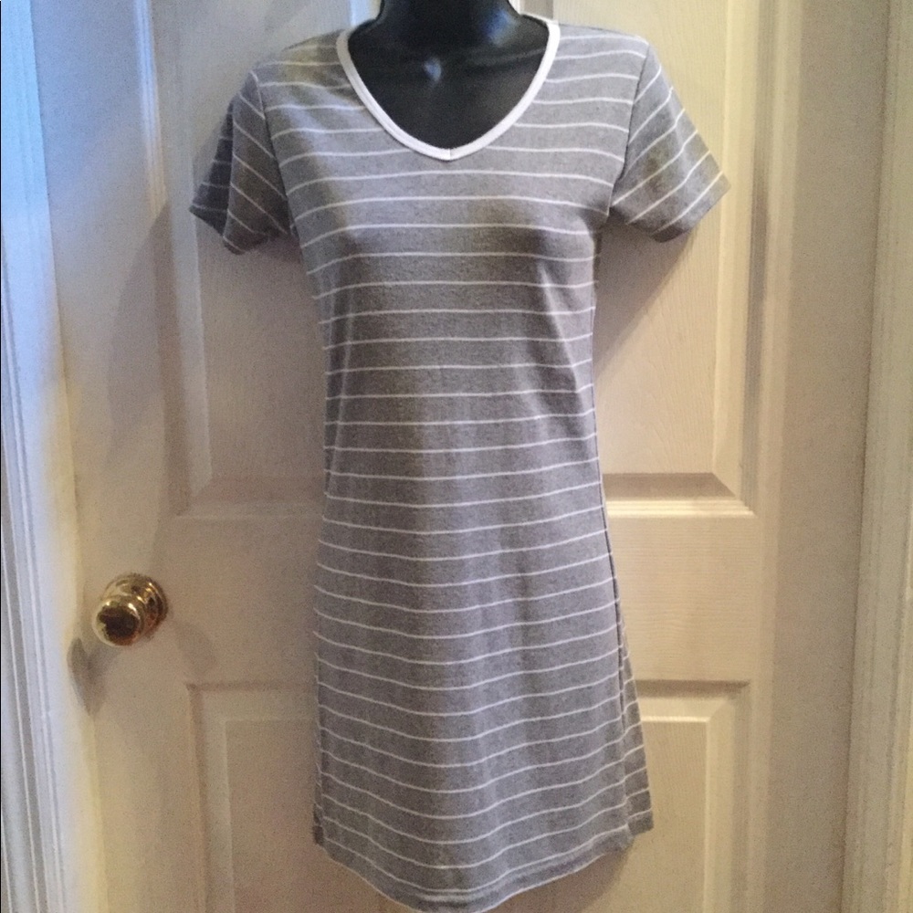Dress - Picture 2 of 5